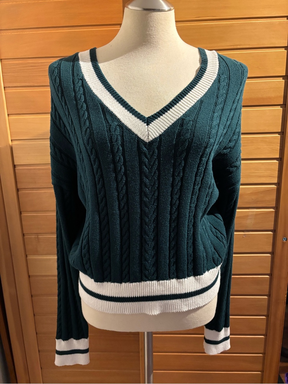 NWT by Belle Women's Dark Teal V-Neck Cable Knit Sweater with Contrast Trim